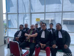 Sidang Vonis Razman Kasus Pencemaran Nama Baik Hotman Paris Ditunda