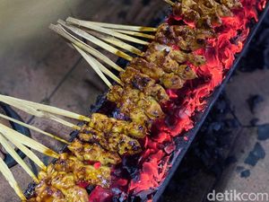 Sate Kikil dan Ayam Cuma Rp 15 Ribu, Jadi Primadona di Stasiun Tebet Sate Kikil dan Ayam Cuma Rp 15 Ribu, Jadi Primadona di Stasiun Tebet