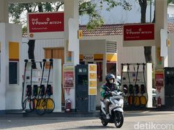 Video: Warga Ngaku Senang Bisa Isi BBM di SPBU Shell Lagi