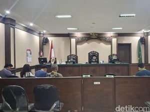 Mediasi Gagal, Dahlia Poland-Fandy Christian Jalani Sidang Cerai Perdana Mediasi Gagal, Dahlia Poland-Fandy Christian Jalani Sidang Cerai Perdana