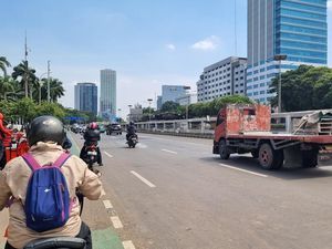 Situasi Terkini Kawasan Sekitar Gedung DPR, Jalan Dibuka-Lalin Lancar