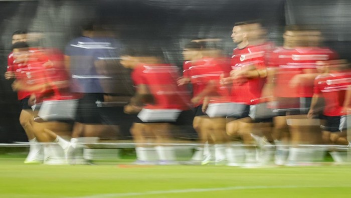 Sejumlah pemain Timnas Indonesia mengikuti sesi latihan di Lapangan C Stadion Gelora Bung Tomo, Surabaya, Jawa Timur, Selasa (2/9/2025). Latihan tersebut digelar sebagai persiapan jelang Fifa Matchday melawan Timnas China Taipei pada (5/9) dan Lebanon (8/9) di Stadion Gelora Bung Tomo, Surabaya. ANTARA FOTO/Rizal Hanafi