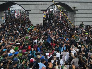 Unjuk Rasa di Lampung Tolak Kebijakan DPR Berjalan Damai