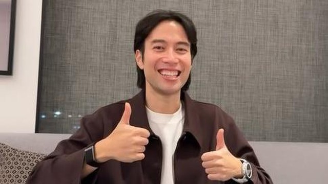 Gosip Terkini Selebriti Insertlive : Vidi Aldiano Bagikan Pengingat Diri: Tuhan Banyak Kasih Berkat...