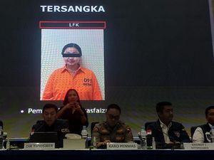 5 Fakta Laras Faizati Jadi Tersangka Usai Ajak Massa Bakar Mabes Polri 5 Fakta Laras Faizati Jadi Tersangka Usai Ajak Massa Bakar Mabes Polri
