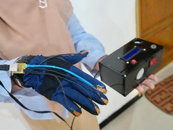 Dosen UMY Bikin Sarung Tangan Relaksasi untuk Redakan Kecemasan