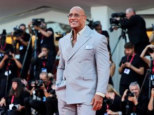 Penampilan Terbaru The Rock Ramai Dibahas Netizen Penampilan Terbaru The Rock Ramai Dibahas Netizen