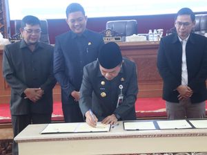 Pemprov-DPRD Jambi Teken Nota Kesepakatan Perubahan KUA & PPAS 2025 Pemprov-DPRD Jambi Teken Nota Kesepakatan Perubahan KUA & PPAS 2025