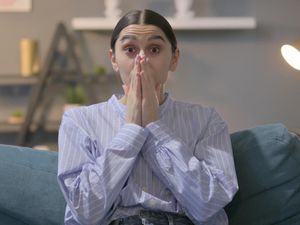 5 Zodiak yang Ternyata Introvert Banget, Lebih Bahagia Saat Menyendiri