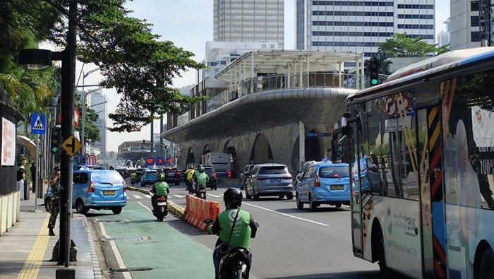 Jakarta Berangsur Normal, Begini Situasi di Sekitar Sudirman Pagi Ini Jakarta Berangsur Normal, Begini Situasi di Sekitar Sudirman Pagi Ini