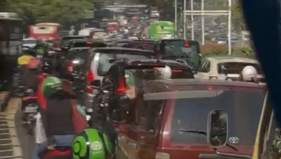 Video: Jakarta Macet Lagi!