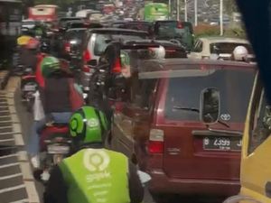 Balik Setelan Awal, Jakarta Macet-macetan Lagi Balik Setelan Awal, Jakarta Macet-macetan Lagi