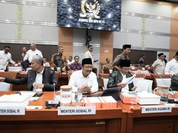 Mensos Laporkan Program Kemensos & Penyerapan Anggaran 2025 ke DPR