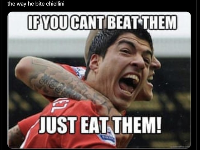 Meme Luis Suarez meludahi kubu lawan