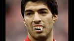 Meme Korban Plot Twist Luis Suarez: Gigit? Tidak... Meludah? Iya!