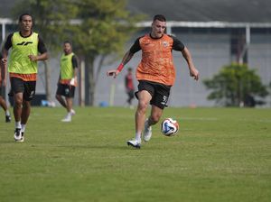 Persija Tetap Gelar Latihan di Masa Jeda Super League Persija Tetap Gelar Latihan di Masa Jeda Super League