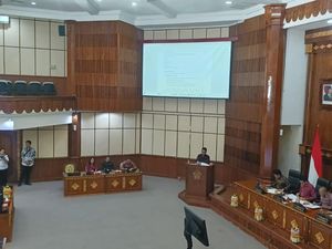 Ranperda Angkutan Sewa Khusus Atur Pelat Kendaraan, KTP hingga Tarif Ranperda Angkutan Sewa Khusus Atur Pelat Kendaraan, KTP hingga Tarif