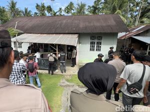 500 Polisi Jaga Ketat Rekonstruksi Kasus Pembunuhan-Mutilasi di Padang Pariaman 500 Polisi Jaga Ketat Rekonstruksi Kasus Pembunuhan-Mutilasi di Padang Pariaman