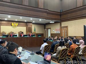 Istri Terdakwa Eks Panitera Muda Perdata PN Jakut Jadi Saksi Kasus Suap Hakim Istri Terdakwa Eks Panitera Muda Perdata PN Jakut Jadi Saksi Kasus Suap Hakim