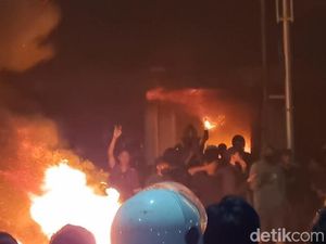 7 Fakta Pria Misterius yang Membakar Ruang Kerja Emil Dardak di Grahadi 7 Fakta Pria Misterius yang Membakar Ruang Kerja Emil Dardak di Grahadi