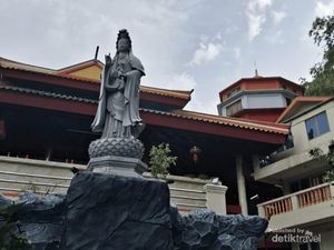 Wajah Nyata Toleransi dan Kebersamaan di Vihara Sakyawanaram Wajah Nyata Toleransi dan Kebersamaan di Vihara Sakyawanaram