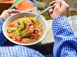 Seblak Masih Eksis! Jajanan Asal Bandung Ini bahkan Mendunia