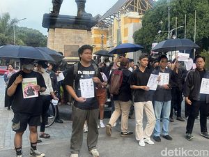 Aksi Kamisan Solo, Payung Hitam dan Kegeraman Masyarakat Aksi Kamisan Solo, Payung Hitam dan Kegeraman Masyarakat