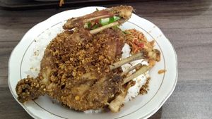 10 Bebek Goreng di Surabaya yang Nikmatnya Melegenda