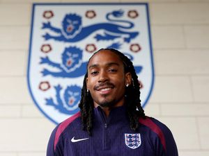 Assalamuaikum, Djed Spence! Pemain Muslim Pertama di Timnas Inggris Senior Assalamuaikum, Djed Spence! Pemain Muslim Pertama di Timnas Inggris Senior