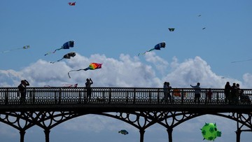 Layang-Layang Menari, Langit Inggris Berwarna di Festival St Anne.