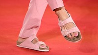 Cara Bedakan Sandal Birkenstock Asli vs Palsu, Kenali Ciri Footbed Ikonisnya