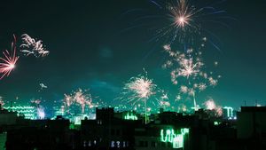 Houthi Meriahkan Maulid Nabi dengan Kembang Api