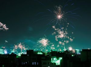 Houthi Meriahkan Maulid Nabi dengan Kembang Api