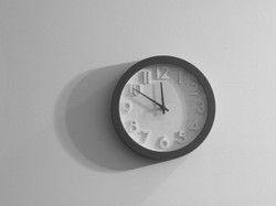 Jangan Pasang Jam Dinding pada 6 Titik Ini di Rumah, Kenapa?
