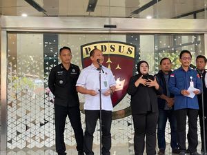 Nadiem Tersangka, Kejagung Sebut Korupsi Laptop Rugikan Negara Rp 1,98 T Nadiem Tersangka, Kejagung Sebut Korupsi Laptop Rugikan Negara Rp 1,98 T