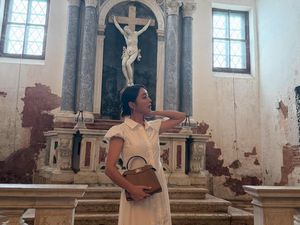 Lee Min Jung Dirujak Netizen Abis Foto di Gereja Bawa Tas Mewah Lee Min Jung Dirujak Netizen Abis Foto di Gereja Bawa Tas Mewah