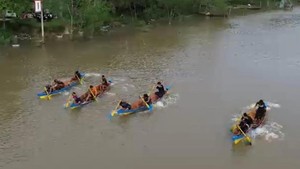 Nonton Yuk! Ada Festival Pacu Sampan Nih di Sungai Siak