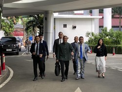 Video: Diperiksa Lagi soal Kasus Pengadaan Laptop, Nadiem Bawa Tas Jinjing