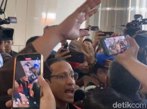 Jaksa Ungkap Nadiem Rapat Tertutup soal Chromebook, Wajib Pakai Headset Jaksa Ungkap Nadiem Rapat Tertutup soal Chromebook, Wajib Pakai Headset