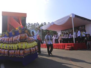 Tradisi Ngarak Perahu Muludan Ramaikan Peringatan Maulid Nabi di Tangerang Tradisi Ngarak Perahu Muludan Ramaikan Peringatan Maulid Nabi di Tangerang