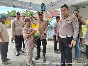 Gerakan Pangan Murah di Siak, Polisi dan Bulog Sediakan 3 Ton Beras Gerakan Pangan Murah di Siak, Polisi dan Bulog Sediakan 3 Ton Beras
