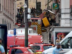 Portugal Selidiki Penyebab Kereta Tabrak Gedung Tewaskan 15 Orang