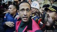 Potret Nadiem Makarim Jadi Tersangka Kasus Korupsi Laptop Rp1,98 Triliun