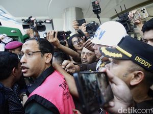 Video: Momen Nadiem Ucap Belasungkawa ke Affan dan Ojol Video: Momen Nadiem Ucap Belasungkawa ke Affan dan Ojol