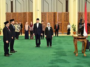 Sekjen DPR Lantik 2 Pejabat Tinggi Madya, Guru Besar Unej Jadi Kepala BKD Sekjen DPR Lantik 2 Pejabat Tinggi Madya, Guru Besar Unej Jadi Kepala BKD