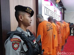 Perusakan-Penjarahan Gedung DPRD Cirebon, 28 Orang Jadi Tersangka