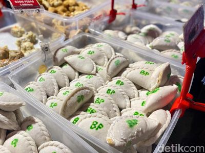 Jajan Cireng Prasmanan Viral di Depok yang Bisa Laris 1.000 Buah Sehari