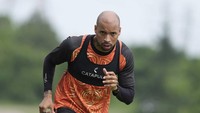 Gustavo Almeida tak bisa membela Persija melawan Persib. Pemain Brasil itu mengalami cedera. (Foto: dok Persija)