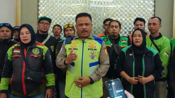 Ojol Rangkul Polantas: Edukasi Keselamatan, Sinergi di Jalan.