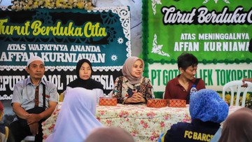 Kemensos Beri Bansos Sembako ke Tetangga Driver Ojol Affan Kurniawan